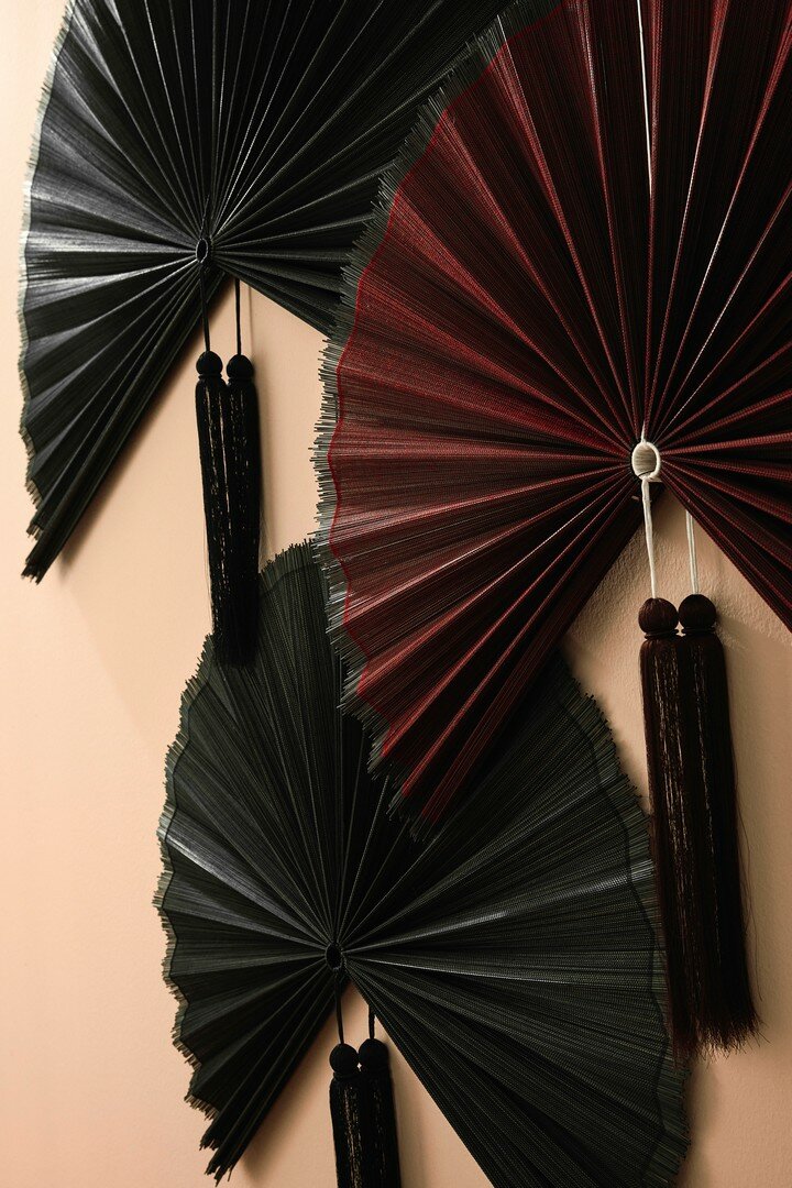 ABANICO DECORATIVO NANKA NEGRO 39X81