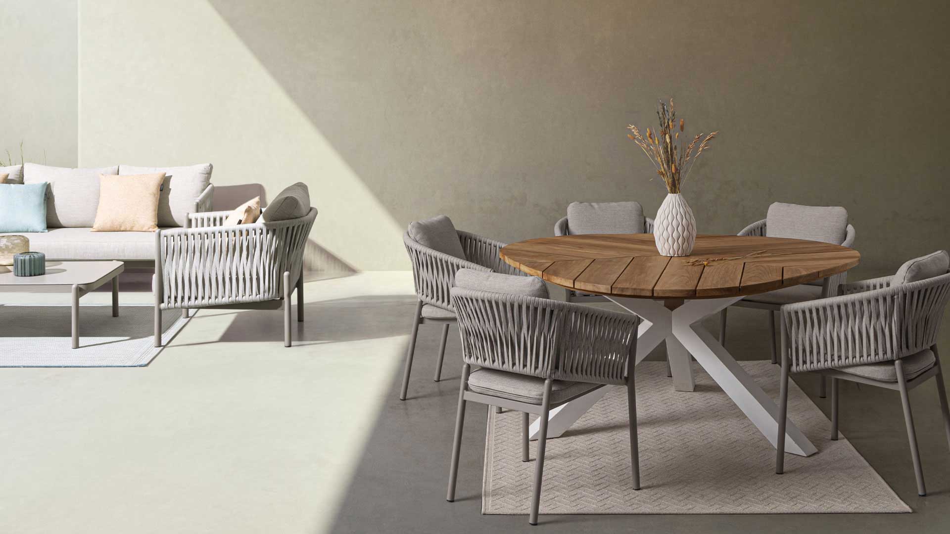 The elegance of aluminum, endless shapes and colors